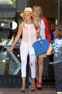 Ashley Tisdale feet photo thumbnail