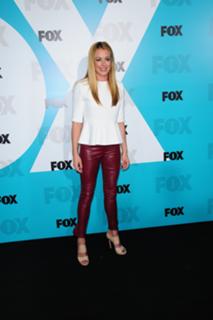 Cat Deeley feet photo thumbnail