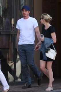 Kirsten Dunst feet photo thumbnail