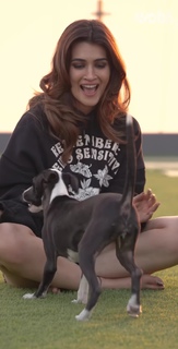 Kriti Sanon feet photo thumbnail