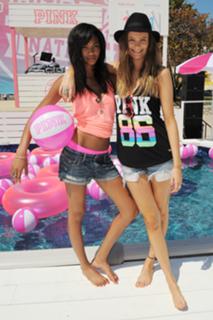 Behati Prinsloo feet photo thumbnail