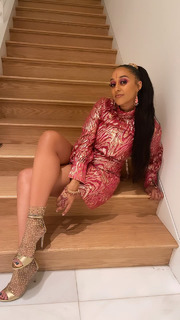 Tia Mowry feet photo thumbnail