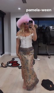 Tana Mongeau feet photo thumbnail