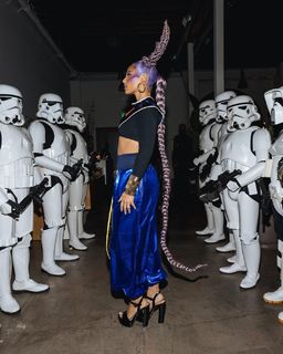Alicia Keys feet photo thumbnail