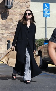 Angelina Jolie feet photo thumbnail