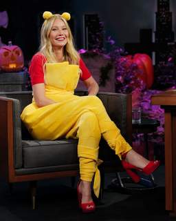 Gwyneth Paltrow feet photo thumbnail