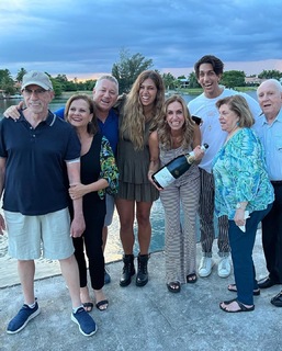 Lili Estefan feet photo thumbnail
