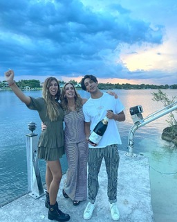 Lili Estefan feet photo thumbnail