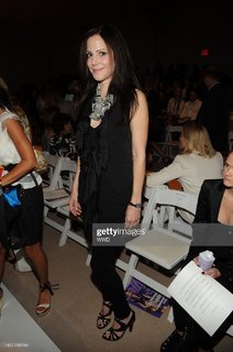 Mary-Louise Parker feet photo thumbnail