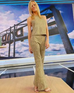 Julieta Prandi feet photo thumbnail
