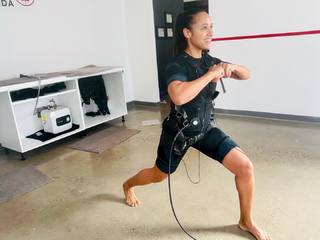 Dania Ramirez feet photo thumbnail
