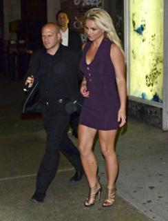 Britney Spears feet photo thumbnail