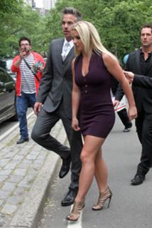 Britney Spears feet photo thumbnail