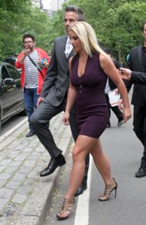 Britney Spears feet photo thumbnail