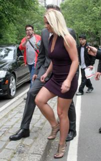 Britney Spears feet photo thumbnail