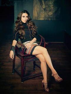 Karisma Kapoor feet photo thumbnail