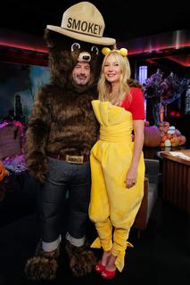 Gwyneth Paltrow feet photo thumbnail