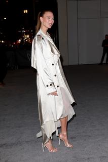 Karlie Kloss feet photo thumbnail
