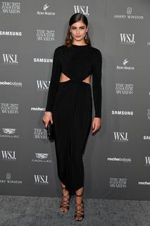 Taylor Hill feet photo thumbnail