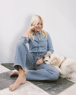 Holly Willoughby feet photo thumbnail