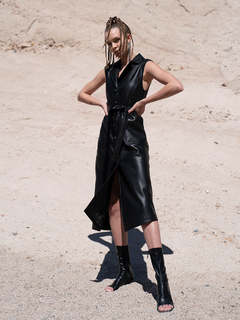 Josephine Skriver feet photo thumbnail