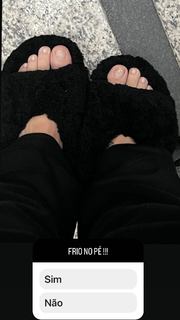 Adriane Galisteu feet photo thumbnail