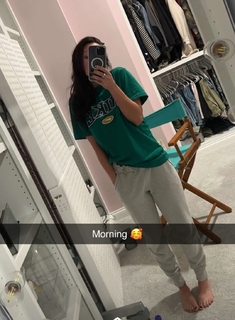 Brittney Smith feet photo thumbnail