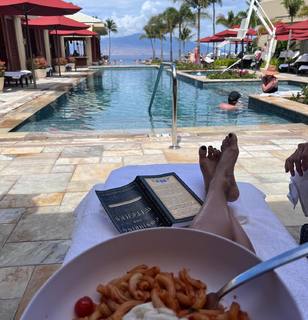 Vanessa Hudgens feet photo thumbnail