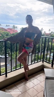 Vanessa Hudgens feet photo thumbnail