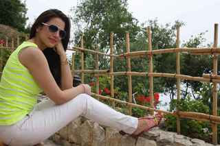 Dorra Zarrouk feet photo thumbnail