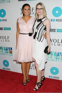 Mariska Hargitay feet photo thumbnail