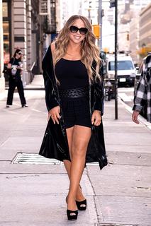Mariah Carey feet photo thumbnail