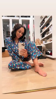 Tia Mowry feet photo thumbnail