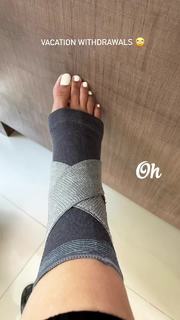 Trisha Krishnan feet photo thumbnail