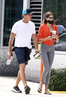 Kaia Gerber feet photo thumbnail