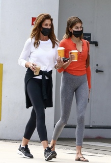 Kaia Gerber feet photo thumbnail