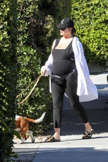 Chrissy Teigen feet photo thumbnail
