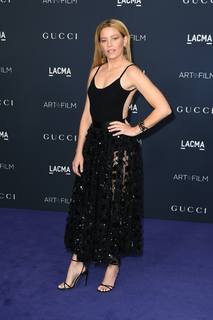 Elizabeth Banks feet photo thumbnail