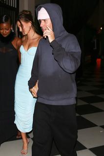 Hailey Bieber feet photo thumbnail