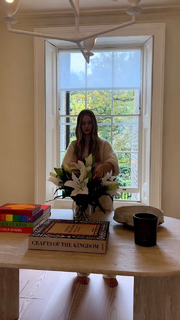 Rosie Huntington-Whiteley feet photo thumbnail