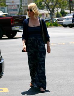 January Jones feet photo thumbnail