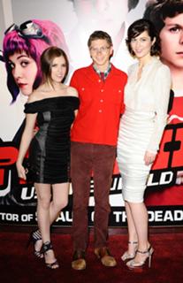 Anna Kendrick feet photo thumbnail