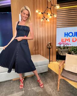 Ana Hickmann feet photo thumbnail