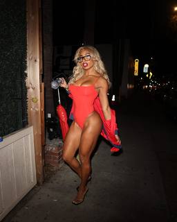 Qimmah Russo feet photo thumbnail