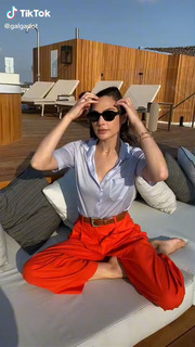 Gal Gadot feet photo thumbnail