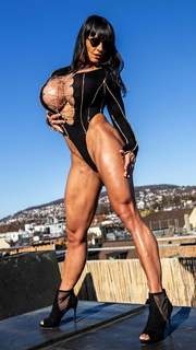 Cindy Landolt feet photo thumbnail