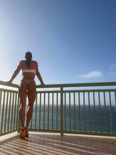 Cindy Landolt feet photo thumbnail