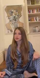 Xenia Tchoumitcheva feet photo thumbnail