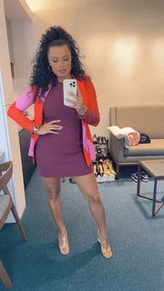 Joy Taylor feet photo thumbnail