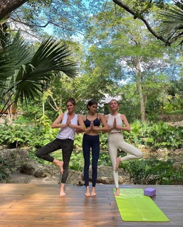 Kaia Gerber feet photo thumbnail